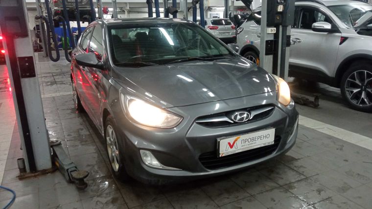 Hyundai Solaris 2012 года, 240 798 км - вид 3