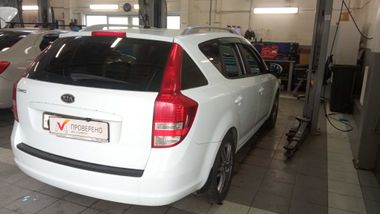 KIA Ceed 2011 года, 197 216 км - вид 3