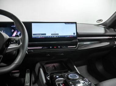 BMW 5 серия 2024 года, 7 844 км - вид 12