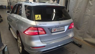 Mercedes-Benz M-класс 2012 года, 139 000 км - вид 4