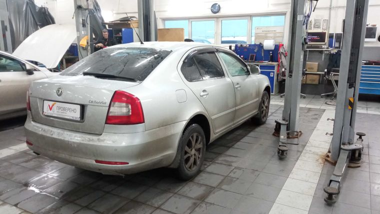 Skoda Octavia 2010 года, 242 811 км - вид 3