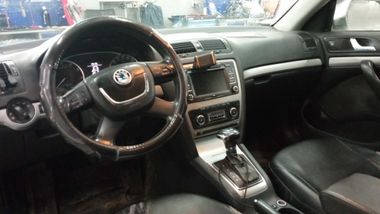 Skoda Octavia 2010 года, 242 811 км - вид 5