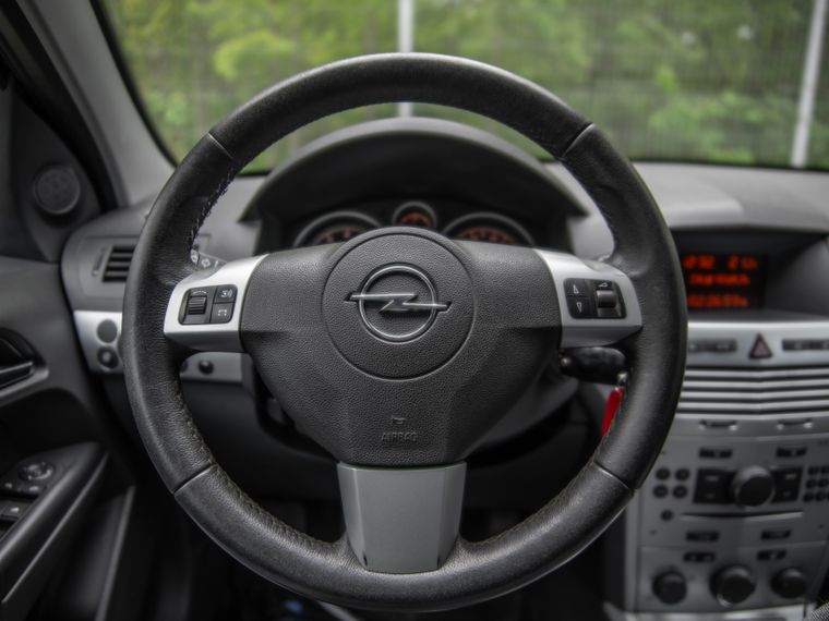 Opel Astra 2013 года, 248 827 км - вид 6