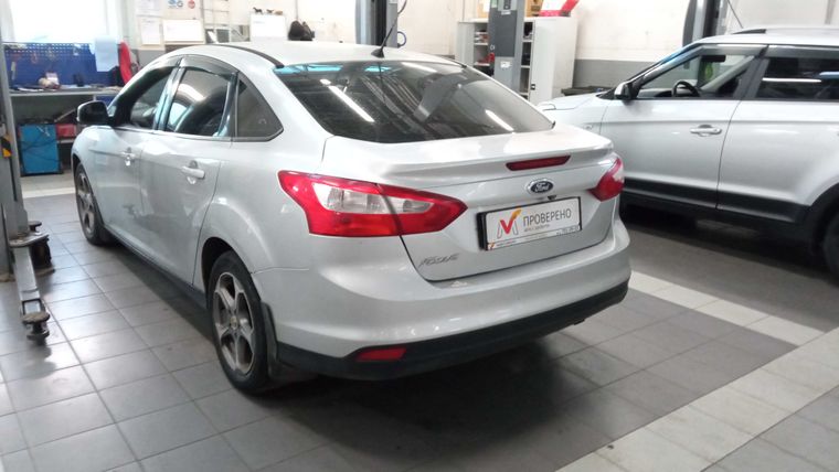 Ford Focus 2014 года, 96 243 км - вид 4