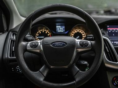 Ford Focus 2014 года, 96 243 км - вид 6
