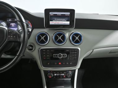 Mercedes-Benz A-класс 2014 года, 153 896 км - вид 12