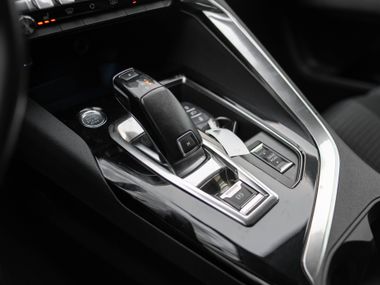 Peugeot 3008 2021 года, 72 366 км - вид 9