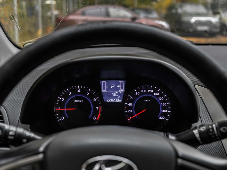 Hyundai Solaris 2016 года, 219 740 км - вид 5