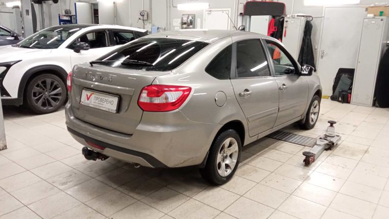 ВАЗ (LADA) Granta 2020 года, 107 979 км - вид 3