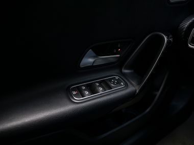 Mercedes-Benz A-класс 2019 года, 195 061 км - вид 11