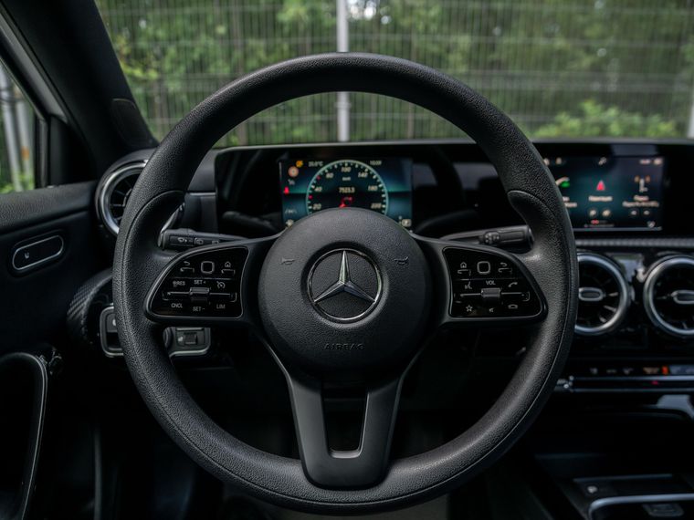 Mercedes-Benz A-класс 2019 года, 195 061 км - вид 6