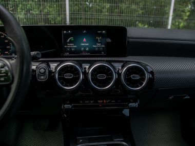 Mercedes-Benz A-класс 2019 года, 195 061 км - вид 9