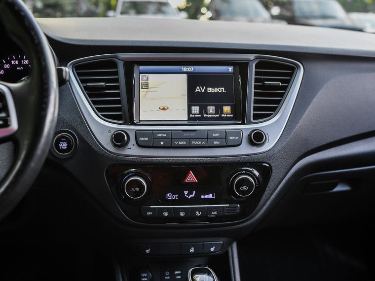 Hyundai Solaris 2017 года, 160 900 км - вид 8