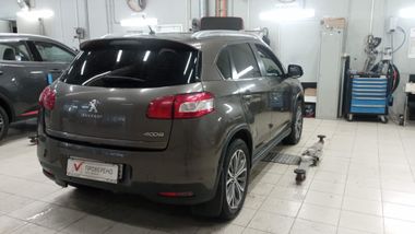 Peugeot 4008 2012 года, 205 371 км - вид 3