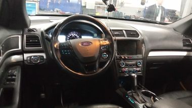 Ford Explorer 2017 года, 191 944 км - вид 5