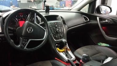 Opel Astra 2013 года, 260 856 км - вид 5