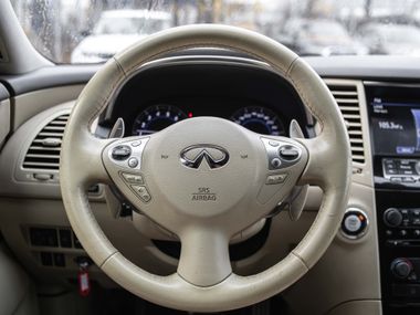 Infiniti QX70 2016 года, 163 861 км - вид 7