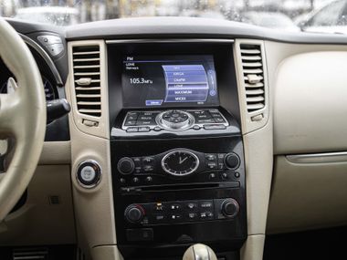 Infiniti QX70 2016 года, 163 861 км - вид 9