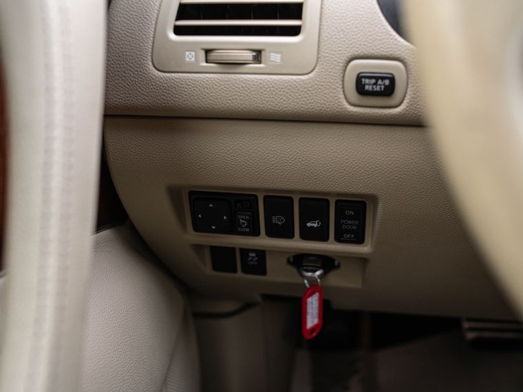 Infiniti QX70 2016 года, 163 861 км - вид 13