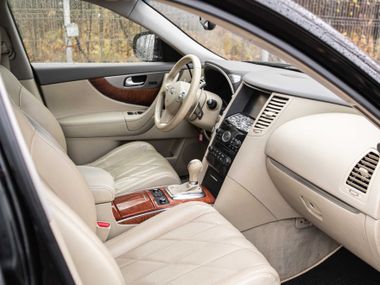 Infiniti QX70 2016 года, 163 861 км - вид 17