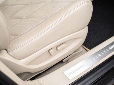 Infiniti QX70 2016 года, 163 861 км - вид 19