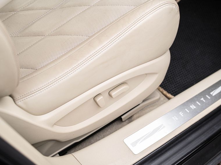 Infiniti QX70 2016 года, 163 861 км - вид 19