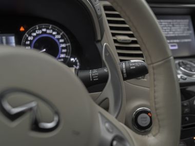 Infiniti QX70 2016 года, 163 861 км - вид 8