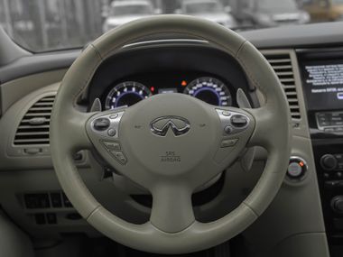 Infiniti QX70 2016 года, 163 861 км - вид 7