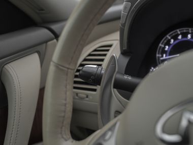 Infiniti QX70 2016 года, 163 861 км - вид 6