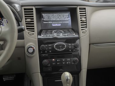 Infiniti QX70 2016 года, 163 861 км - вид 9