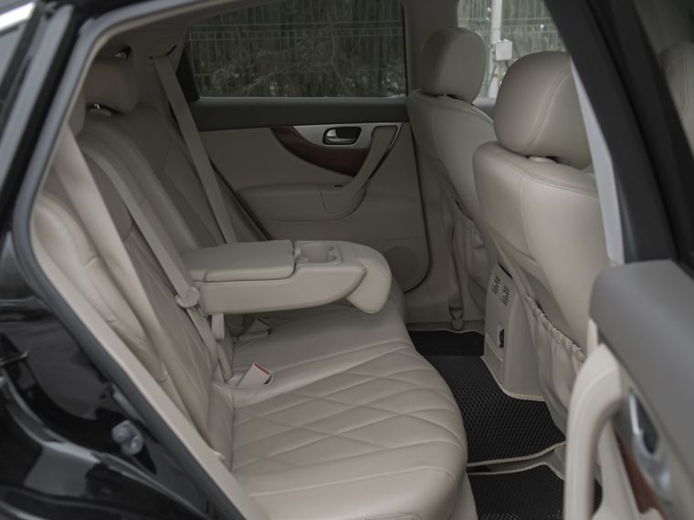 Infiniti QX70 2016 года, 163 861 км - вид 15