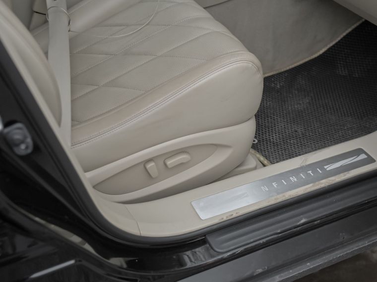 Infiniti QX70 2016 года, 163 861 км - вид 17