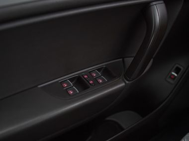 Volkswagen Touareg 2011 года, 129 725 км - вид 11