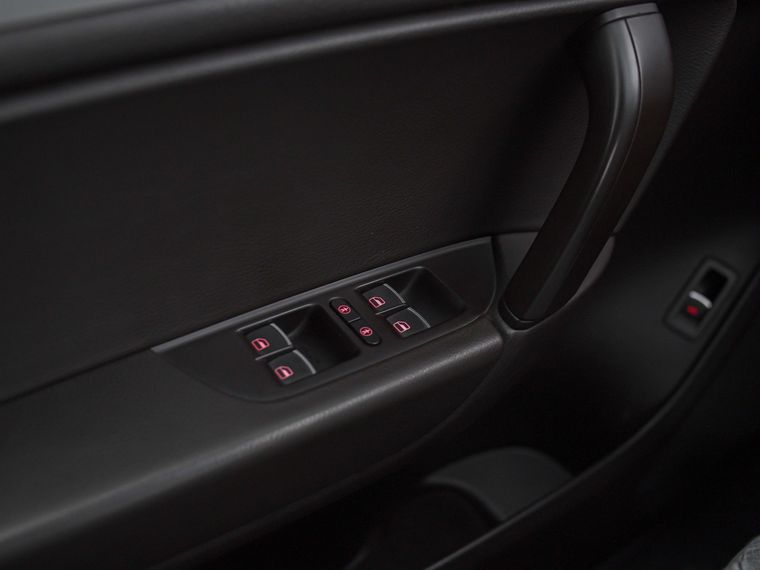 Volkswagen Touareg 2011 года, 129 725 км - вид 11