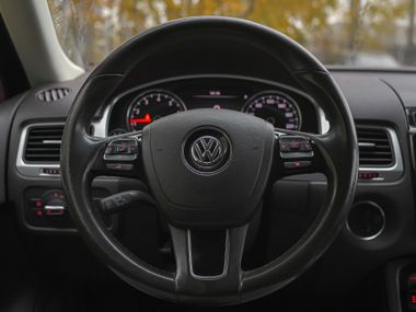 Volkswagen Touareg 2011 года, 129 725 км - вид 7