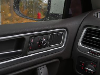 Volkswagen Touareg 2011 года, 129 725 км - вид 12