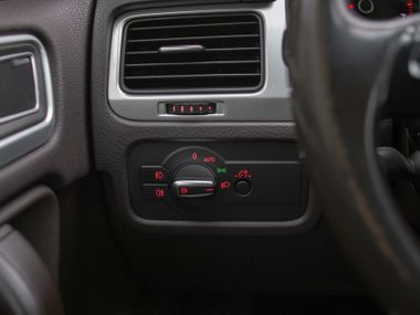 Volkswagen Touareg 2011 года, 129 725 км - вид 14