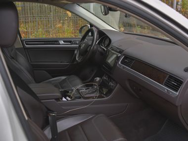 Volkswagen Touareg 2011 года, 129 725 км - вид 17