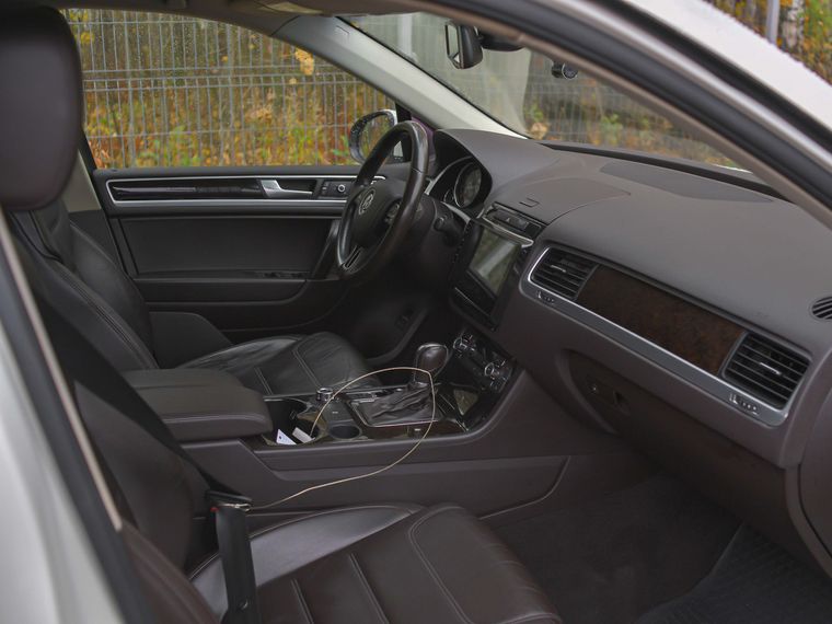 Volkswagen Touareg 2011 года, 129 725 км - вид 17
