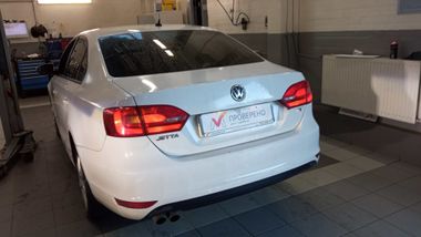 Volkswagen Jetta 2014 года, 236 181 км - вид 4