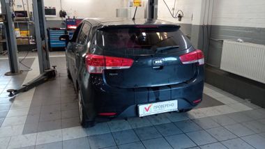 KIA Rio 2015 года, 115 419 км - вид 4