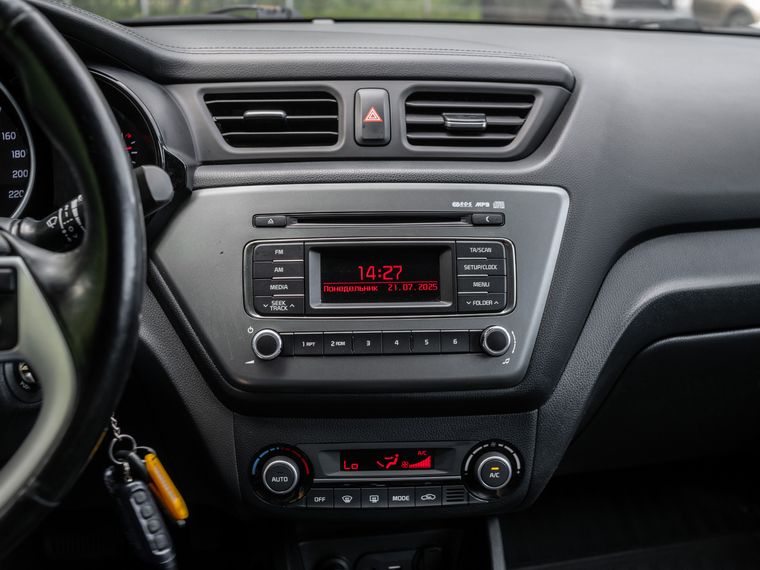 KIA Rio 2015 года, 115 419 км - вид 8