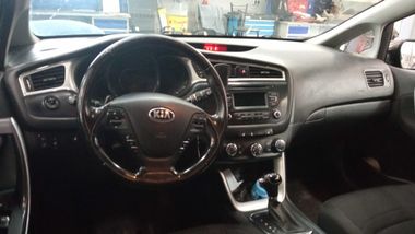KIA Ceed 2018 года, 216 965 км - вид 5