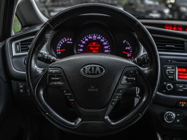 KIA Ceed 2018 года, 216 965 км - вид 6