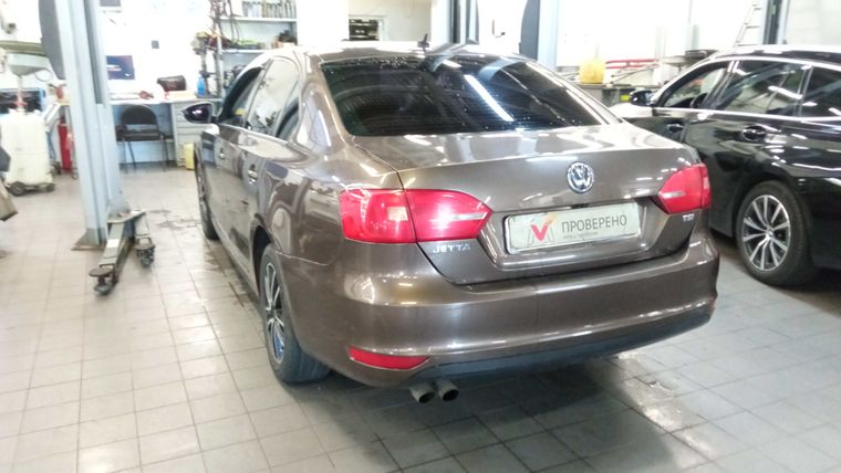 Volkswagen Jetta 2013 года, 211 879 км - вид 4