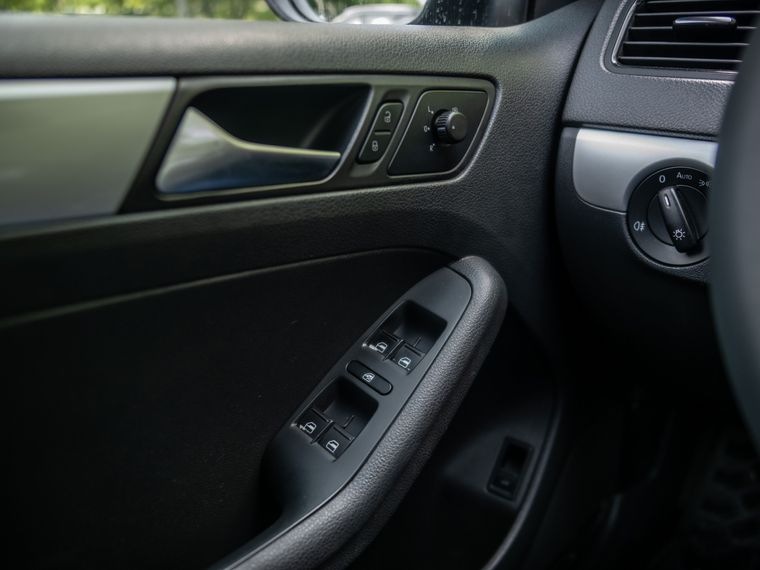 Volkswagen Jetta 2013 года, 211 879 км - вид 10