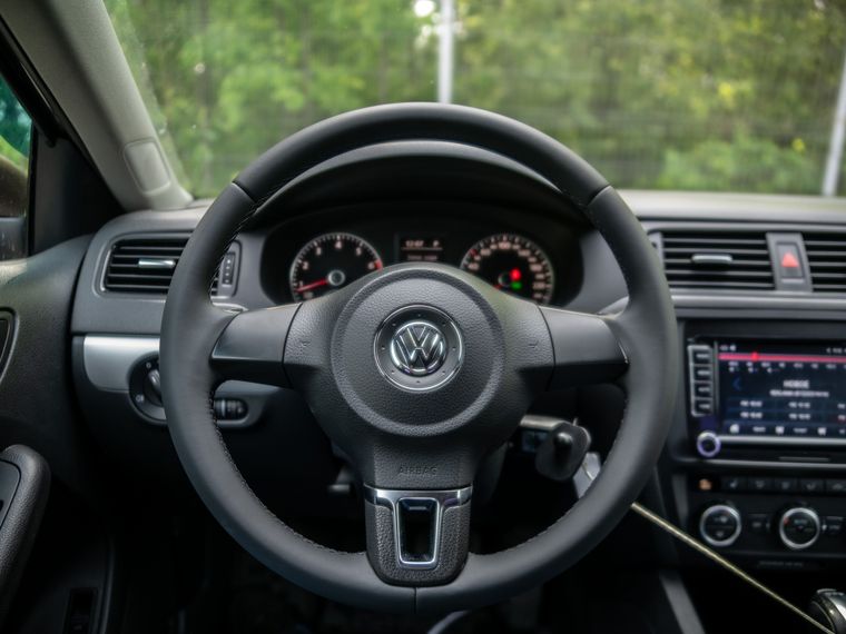 Volkswagen Jetta 2013 года, 211 879 км - вид 6