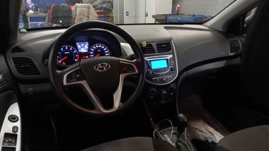 Hyundai Solaris 2012 года, 85 346 км - вид 5