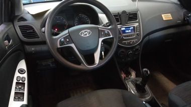 Hyundai Solaris 2015 года, 125 739 км - вид 5