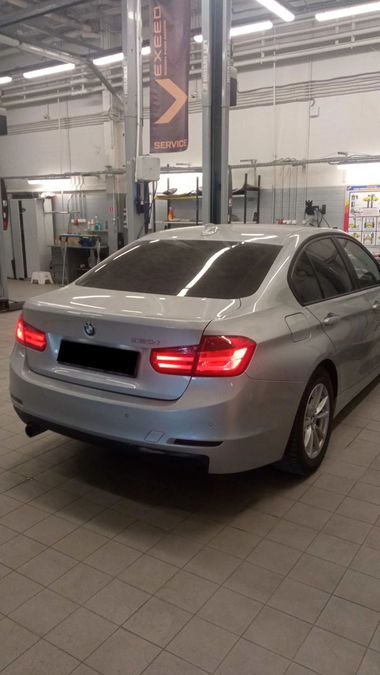 BMW 3 серия 2014 года, 130 340 км - вид 3
